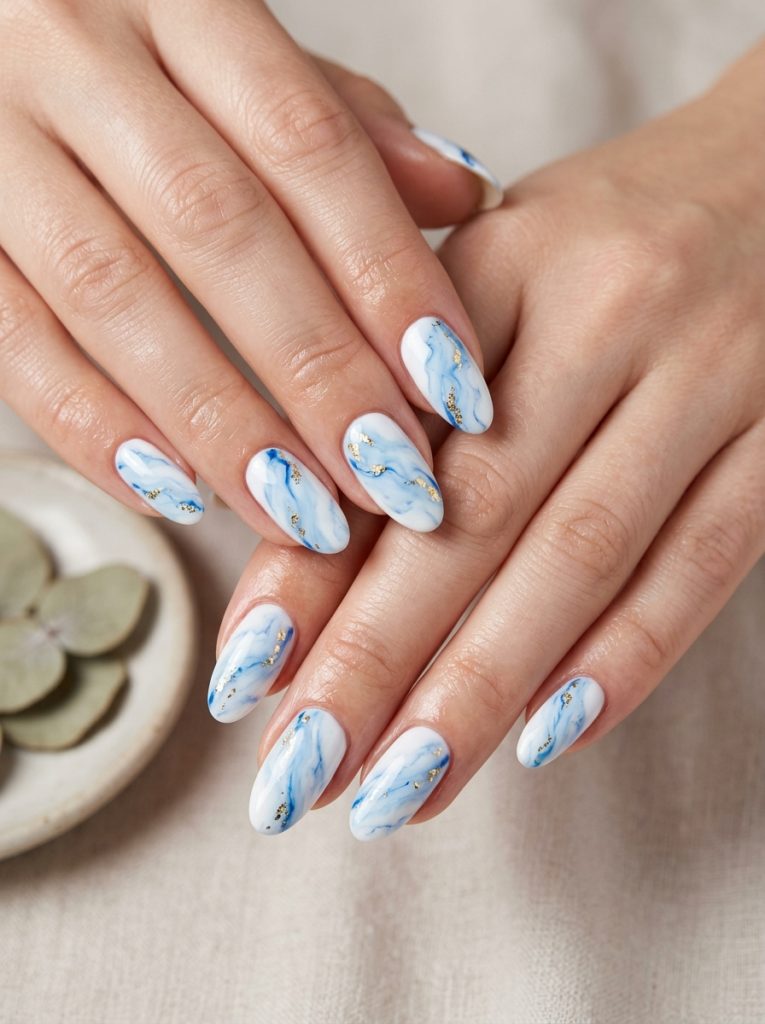  Blue and White Marble Nails That Feel Expensive-Fille vibe