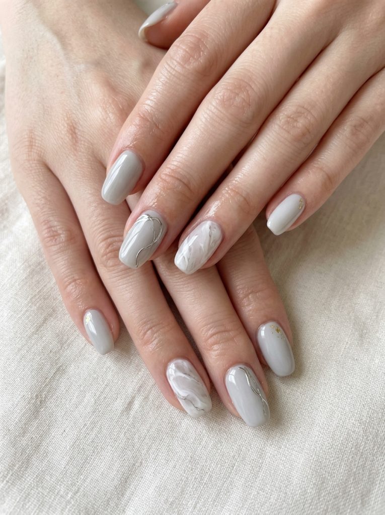  Short Glossy Pale Gray Nails-Fille vibe
