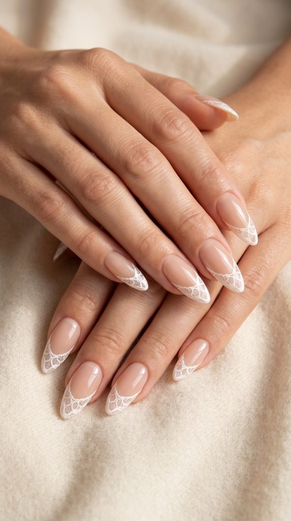 Short Lace French Tip Nails-Fille vibe