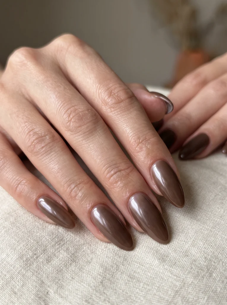 Espresso_brown_glazed_nails_Fille vibe