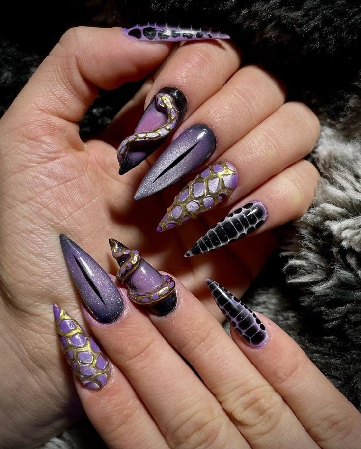 Cat Eye Nails for Halloween-Fille vibe