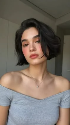 Classic Chin Length Bob-Fille vibe