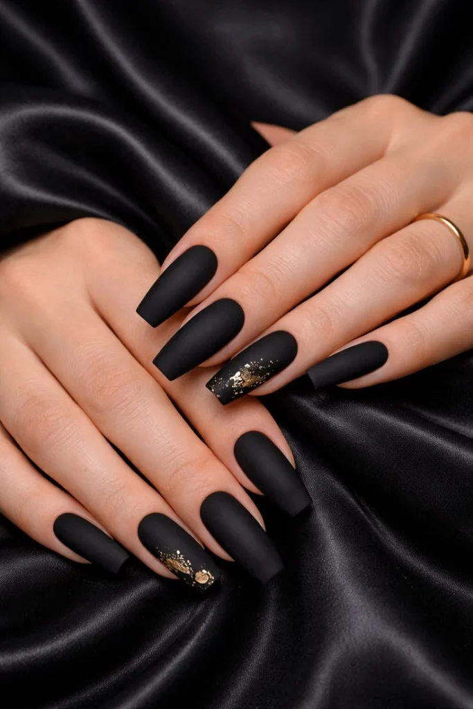 Matte Black Nails-Fille vibe